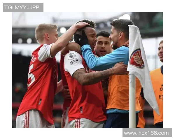 利物浦与阿森纳的对决分析及战术解读全景呈现