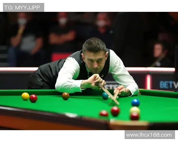 塞尔比与沃顿激战正酣比分悬念迭起引人关注