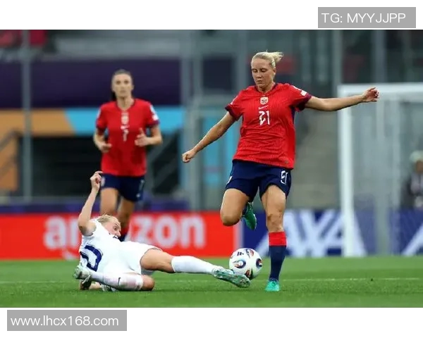 挪威女子足球队与英格兰女子足球队的精彩对决与战术分析